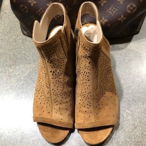 Via Spiga Perforated Peep Toe Bootie BEECHH 8.5 M